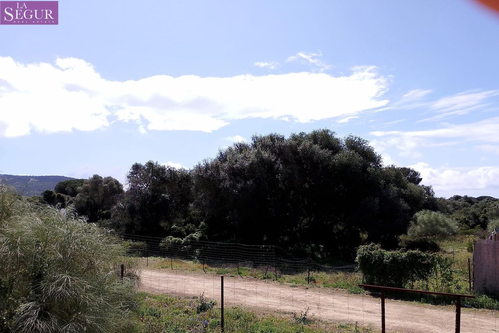 Grunde uden byggetilladelser til salg i Zahora - € 98.900 (Ref: 8913073)