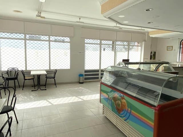 Gewerbe zu verkaufen in Barbate - 500.000 € (Ref: 8928911)