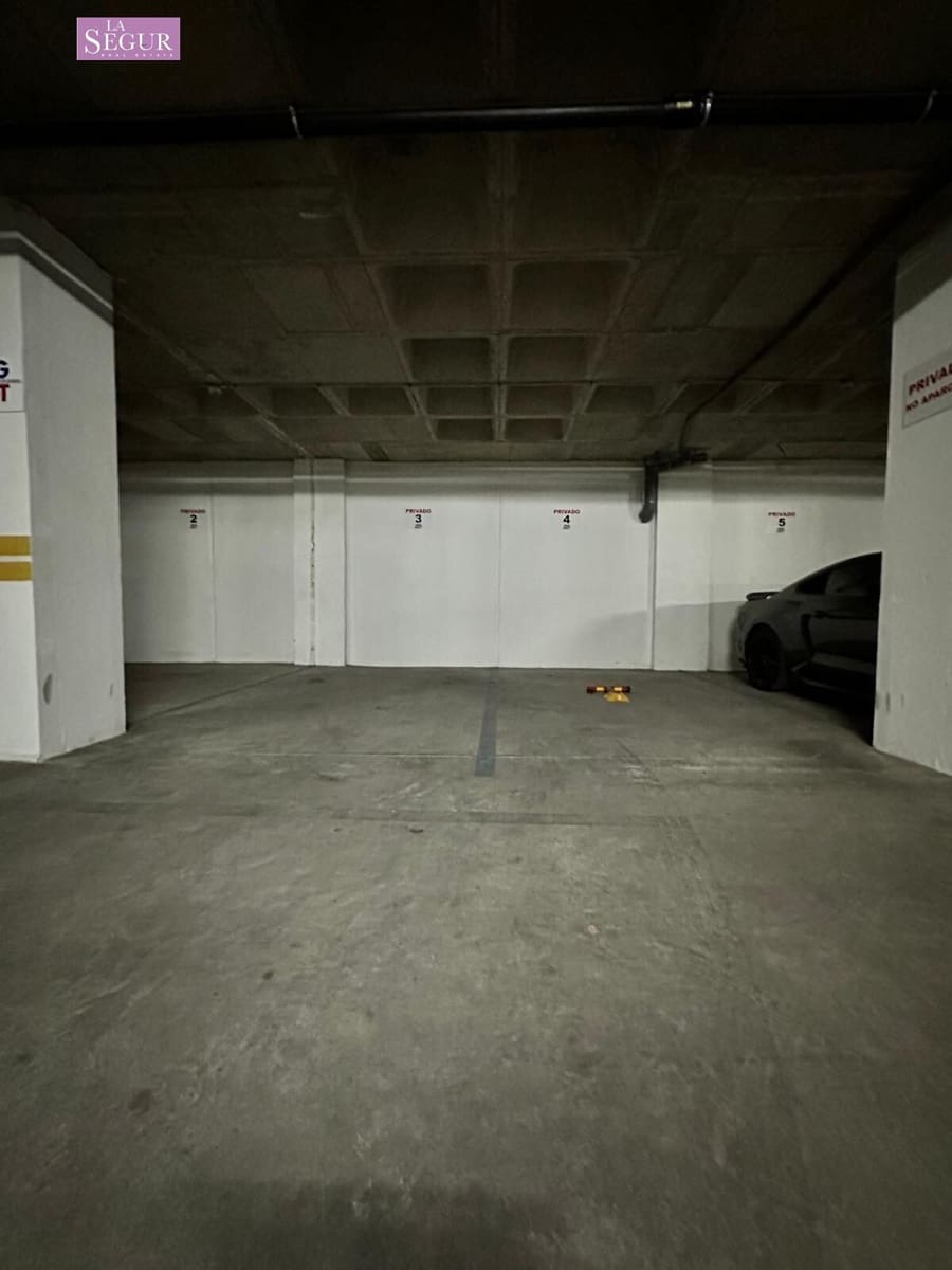 Garage til salg i Conil de la Frontera - € 40.000 (Ref: 8934975)