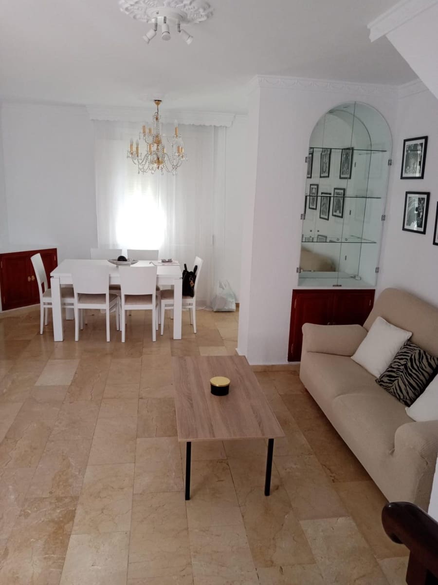 3 slaapkamer Rijtjeshuis te huur in Medina-Sidonia - € 800 (Ref: 8992055)