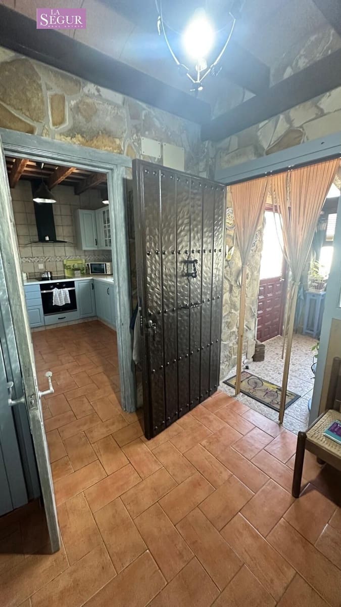 7 soveværelse Villa til salg i Conil de la Frontera med swimmingpool garage - € 560.000 (Ref: 9020801)