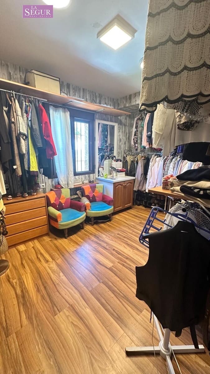 7 soveværelse Villa til salg i Conil de la Frontera med swimmingpool garage - € 560.000 (Ref: 9020801)