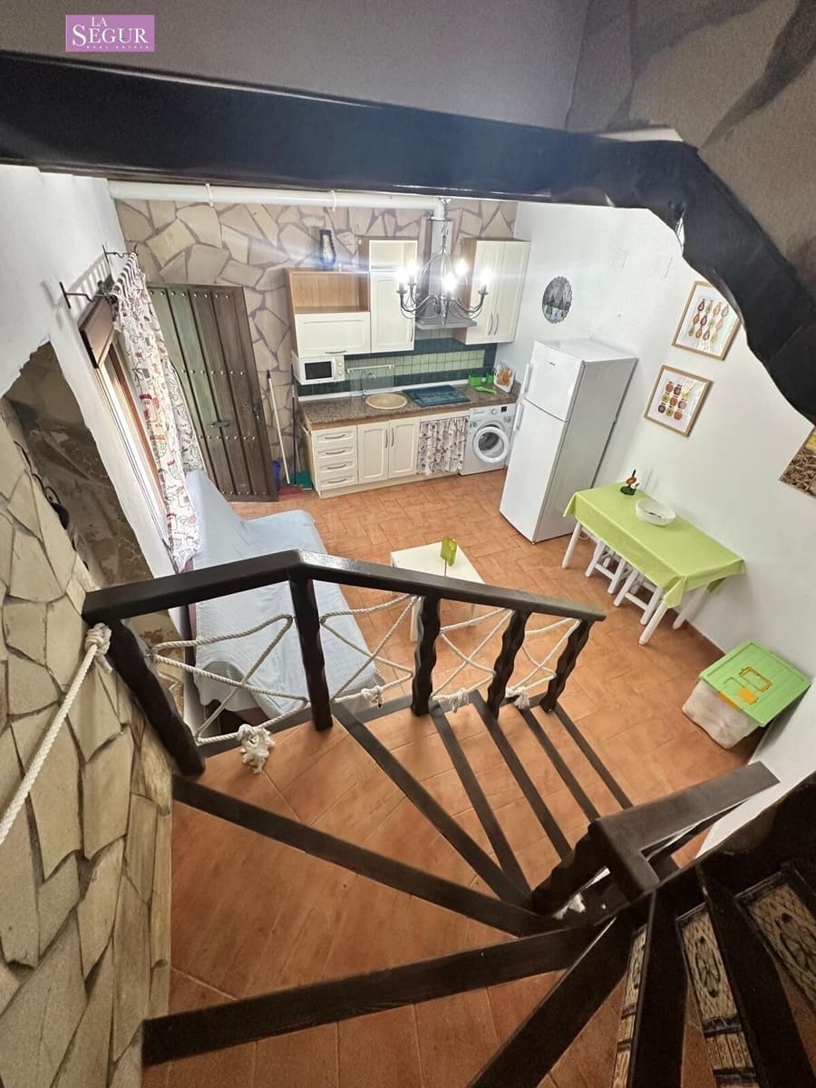 7 soveværelse Villa til salg i Conil de la Frontera med swimmingpool garage - € 560.000 (Ref: 9020801)