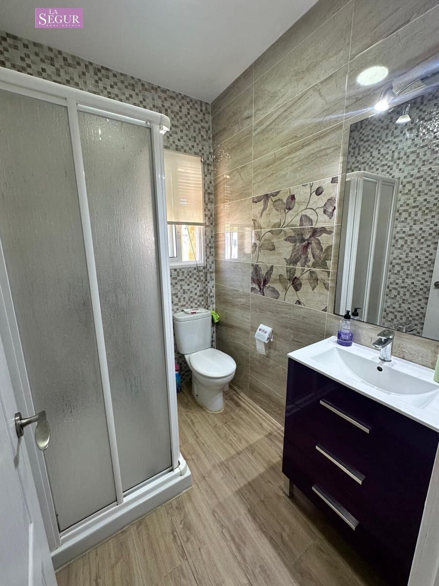 7 soveværelse Villa til salg i Conil de la Frontera med swimmingpool garage - € 560.000 (Ref: 9020801)