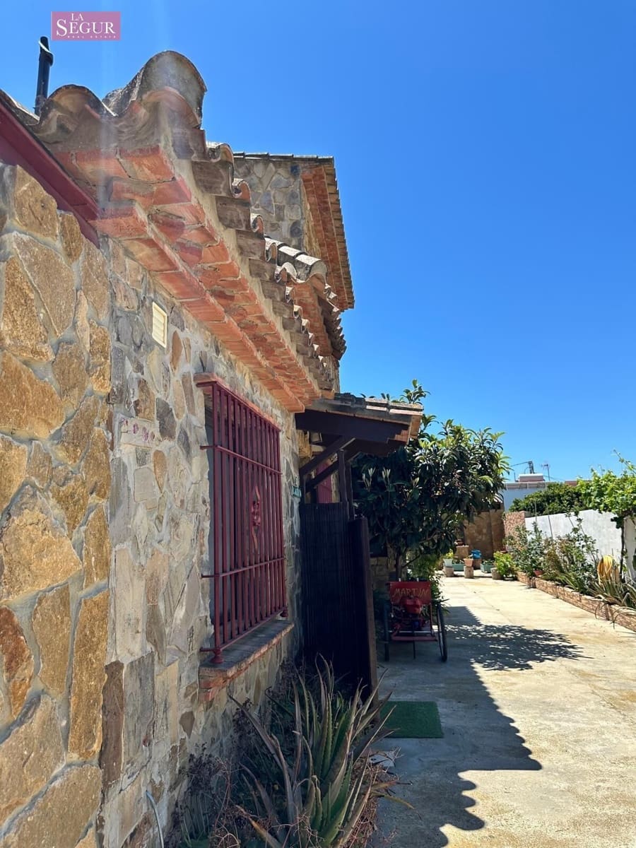 7 soveværelse Villa til salg i Conil de la Frontera med swimmingpool garage - € 560.000 (Ref: 9020801)