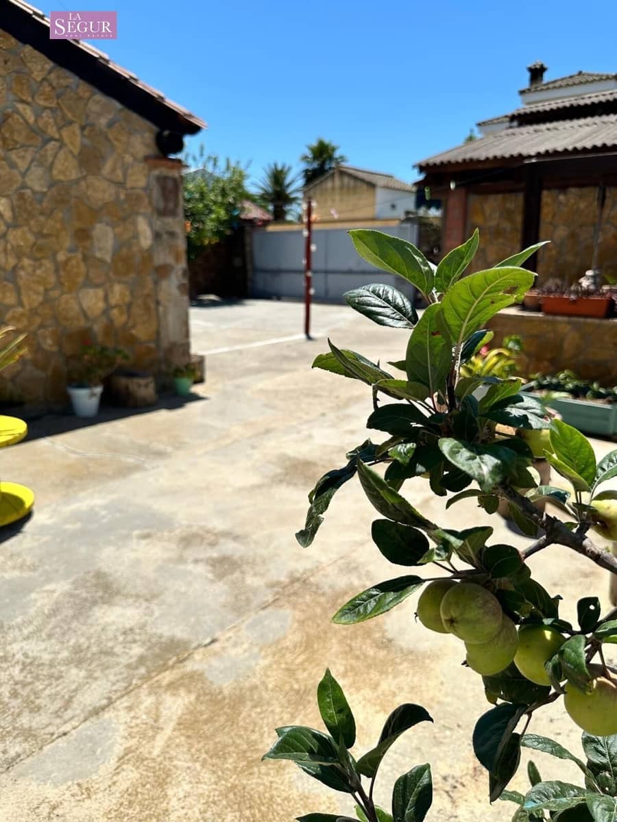 7 soveværelse Villa til salg i Conil de la Frontera med swimmingpool garage - € 560.000 (Ref: 9020801)