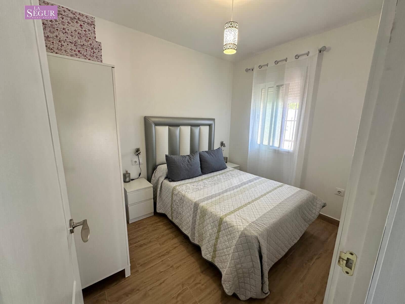 7 soveværelse Villa til salg i Conil de la Frontera med swimmingpool garage - € 560.000 (Ref: 9020801)