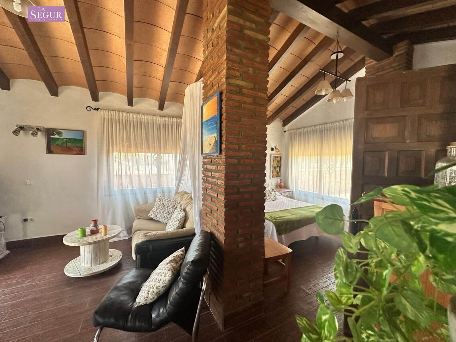 7 soveværelse Villa til salg i Conil de la Frontera med swimmingpool garage - € 560.000 (Ref: 9020801)