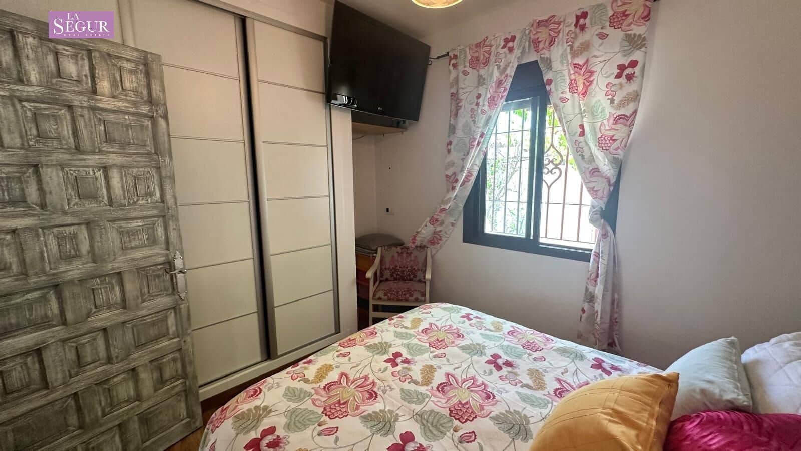 7 soveværelse Villa til salg i Conil de la Frontera med swimmingpool garage - € 560.000 (Ref: 9020801)