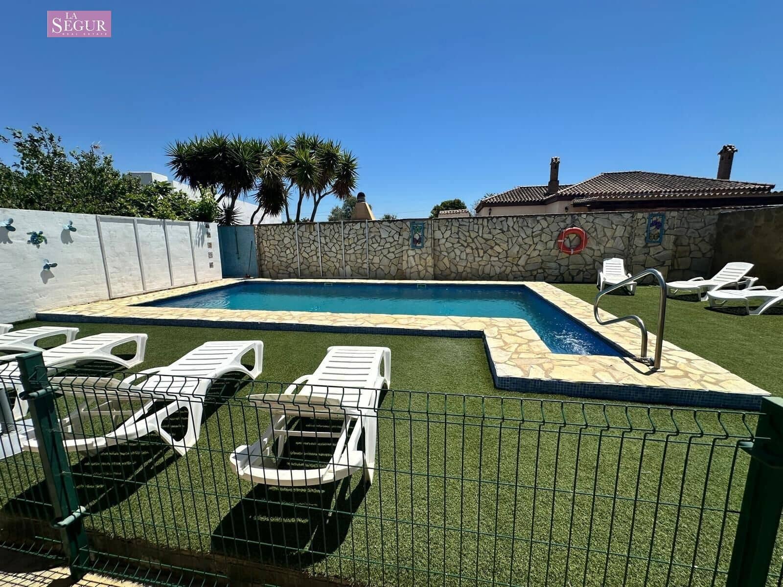 7 soveværelse Villa til salg i Conil de la Frontera med swimmingpool garage - € 560.000 (Ref: 9020801)