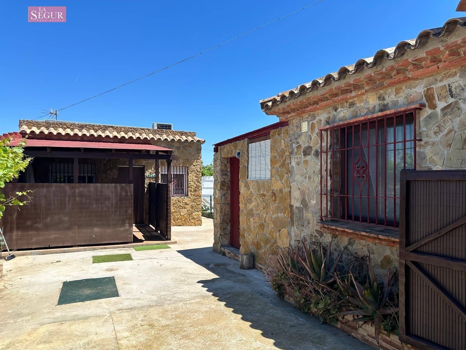 7 soveværelse Villa til salg i Conil de la Frontera med swimmingpool garage - € 560.000 (Ref: 9020801)