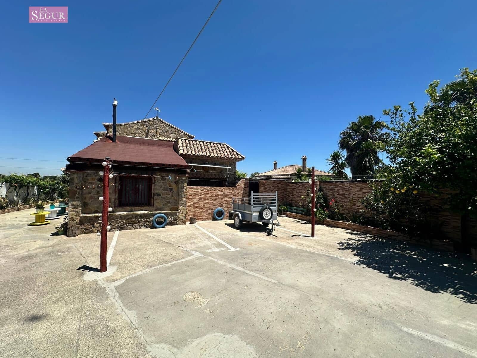 7 soveværelse Villa til salg i Conil de la Frontera med swimmingpool garage - € 560.000 (Ref: 9020801)