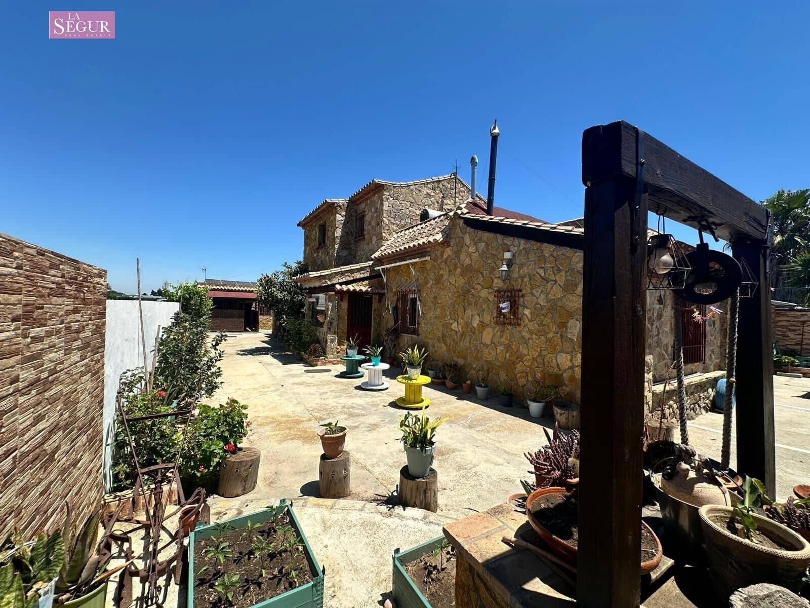 7 soveværelse Villa til salg i Conil de la Frontera med swimmingpool garage - € 560.000 (Ref: 9020801)