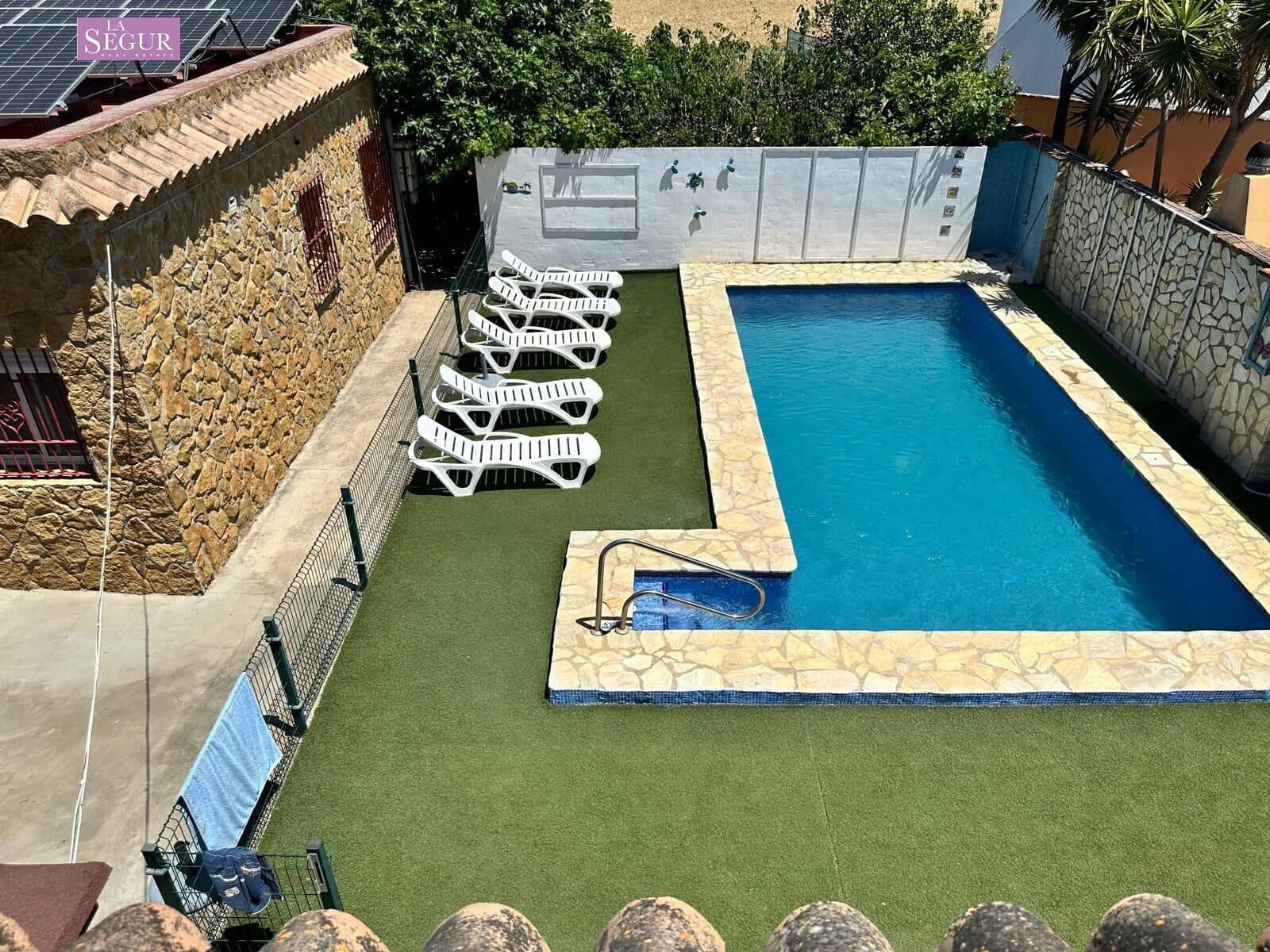 7 soveværelse Villa til salg i Conil de la Frontera med swimmingpool garage - € 560.000 (Ref: 9020801)