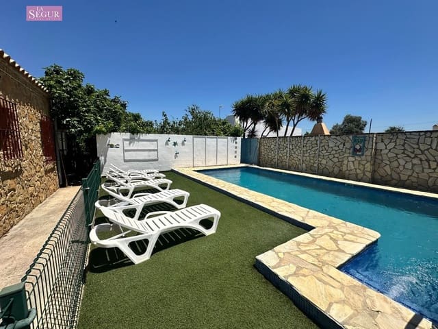 7 soveværelse Villa til salg i Conil de la Frontera med swimmingpool garage - € 560.000 (Ref: 9020801)