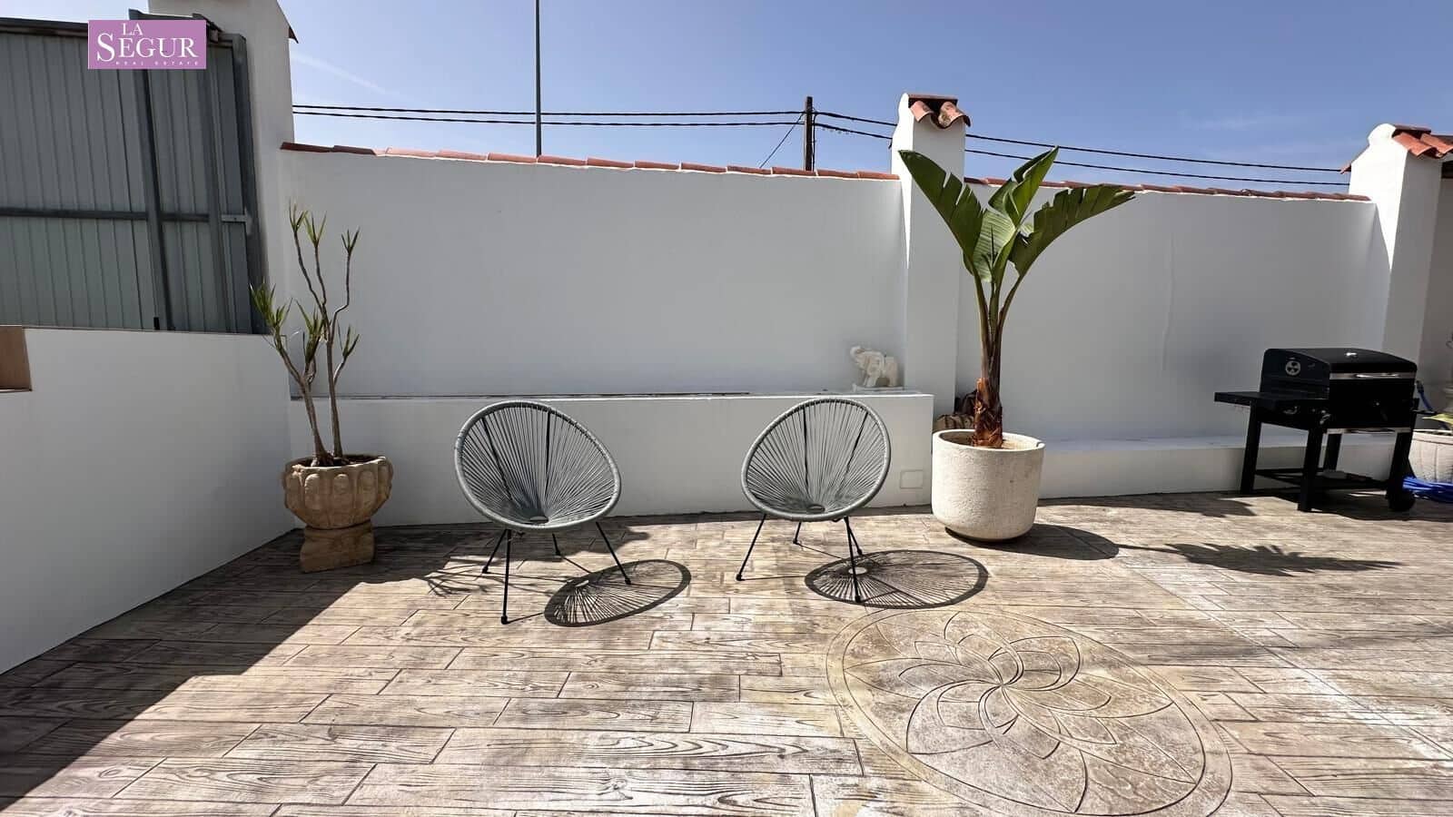 2 soveværelse Finca/Landehus til salg i Conil de la Frontera med swimmingpool - € 380.000 (Ref: 9065090)