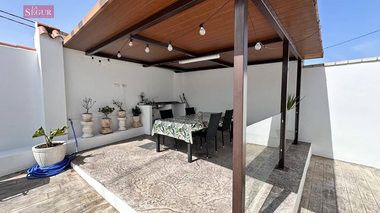 2 soveværelse Finca/Landehus til salg i Conil de la Frontera med swimmingpool - € 380.000 (Ref: 9065090)