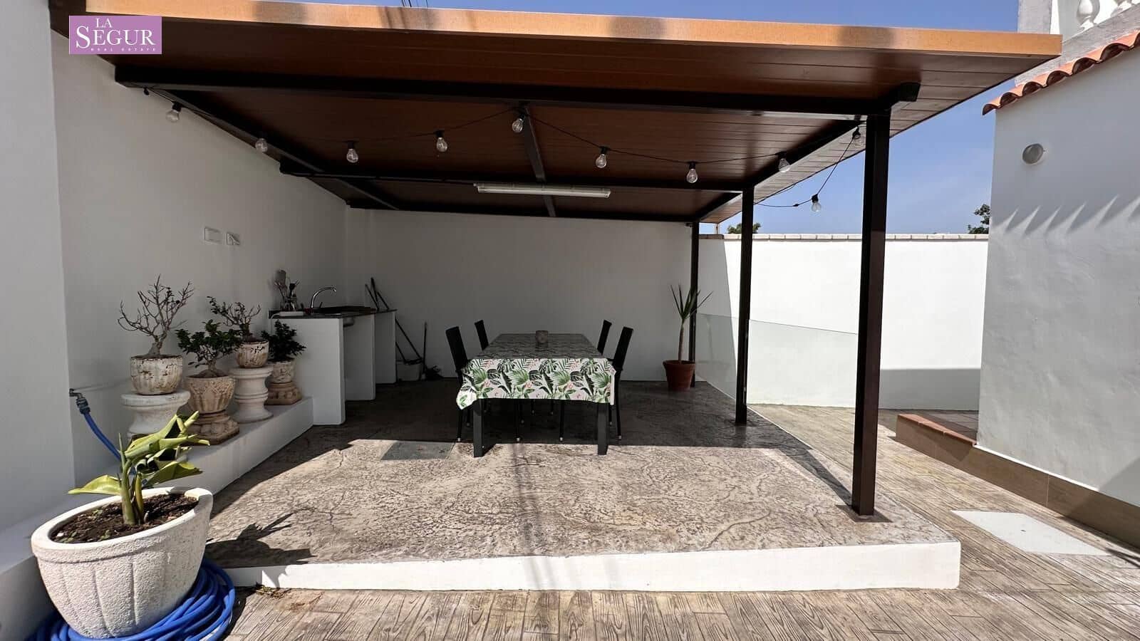 2 soveværelse Finca/Landehus til salg i Conil de la Frontera med swimmingpool - € 380.000 (Ref: 9065090)