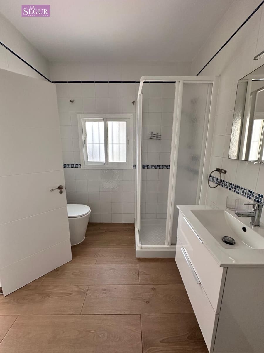 2 soveværelse Finca/Landehus til salg i Conil de la Frontera med swimmingpool - € 380.000 (Ref: 9065090)