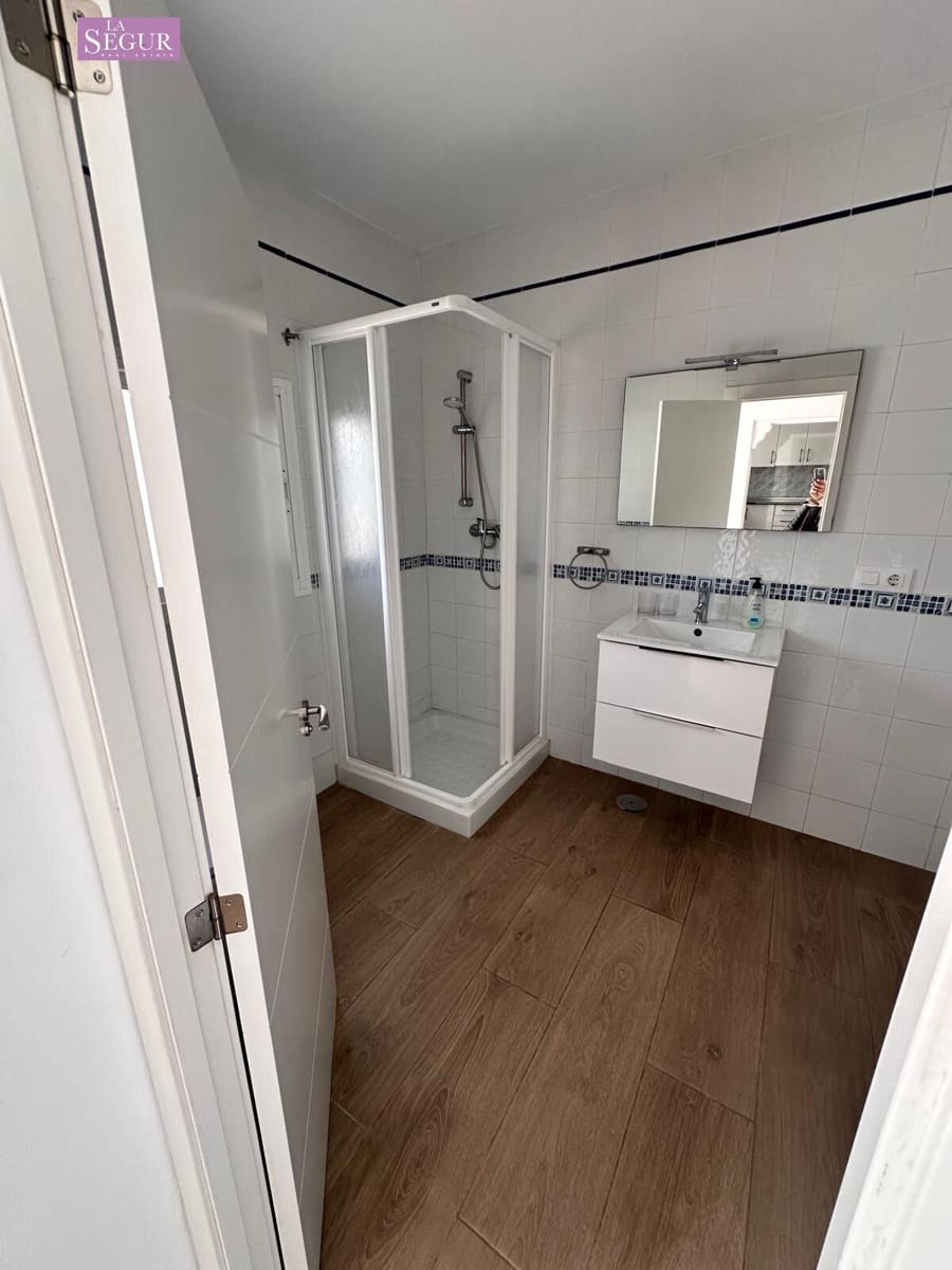 2 soveværelse Finca/Landehus til salg i Conil de la Frontera med swimmingpool - € 380.000 (Ref: 9065090)