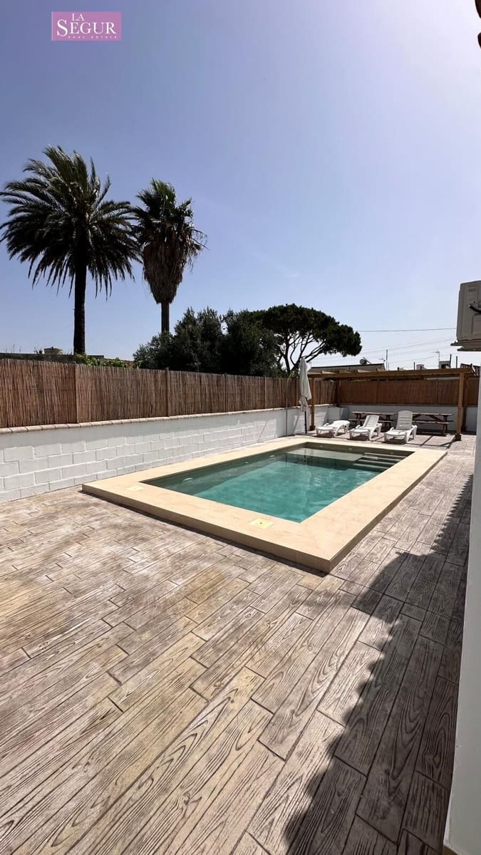 2 soveværelse Finca/Landehus til salg i Conil de la Frontera med swimmingpool - € 380.000 (Ref: 9065090)