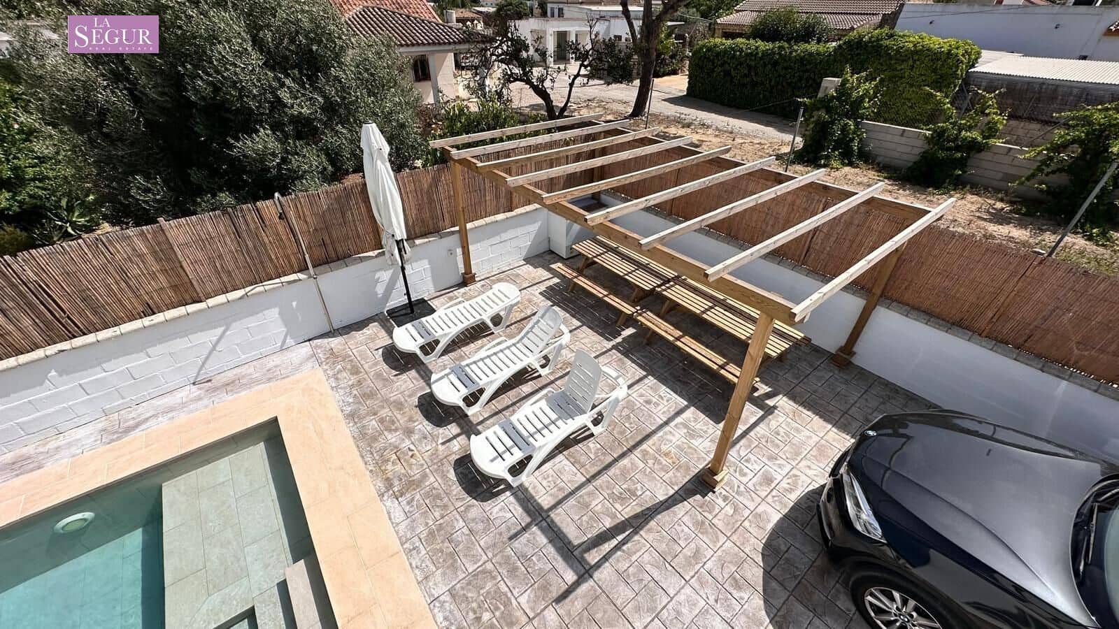 2 soveværelse Finca/Landehus til salg i Conil de la Frontera med swimmingpool - € 380.000 (Ref: 9065090)