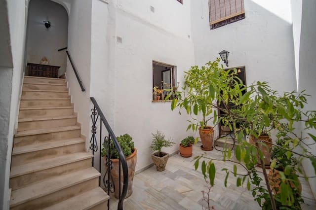 4 bedroom Townhouse for sale in Vejer de la Frontera - € 550,000 (Ref: 9112227)