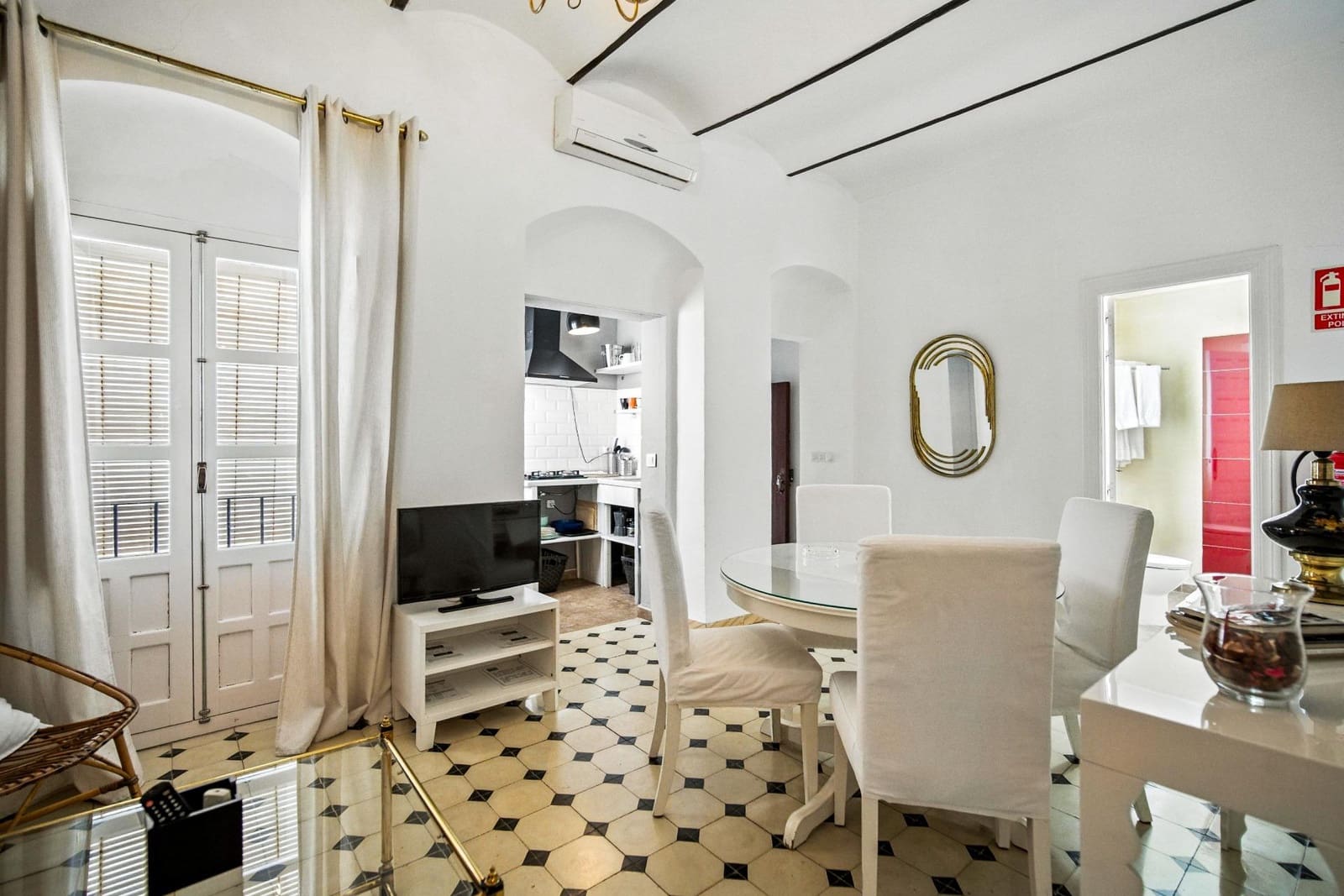 Casa de 4 habitaciones en Vejer de la Frontera en venta - 550.000 € (Ref: 9112227)