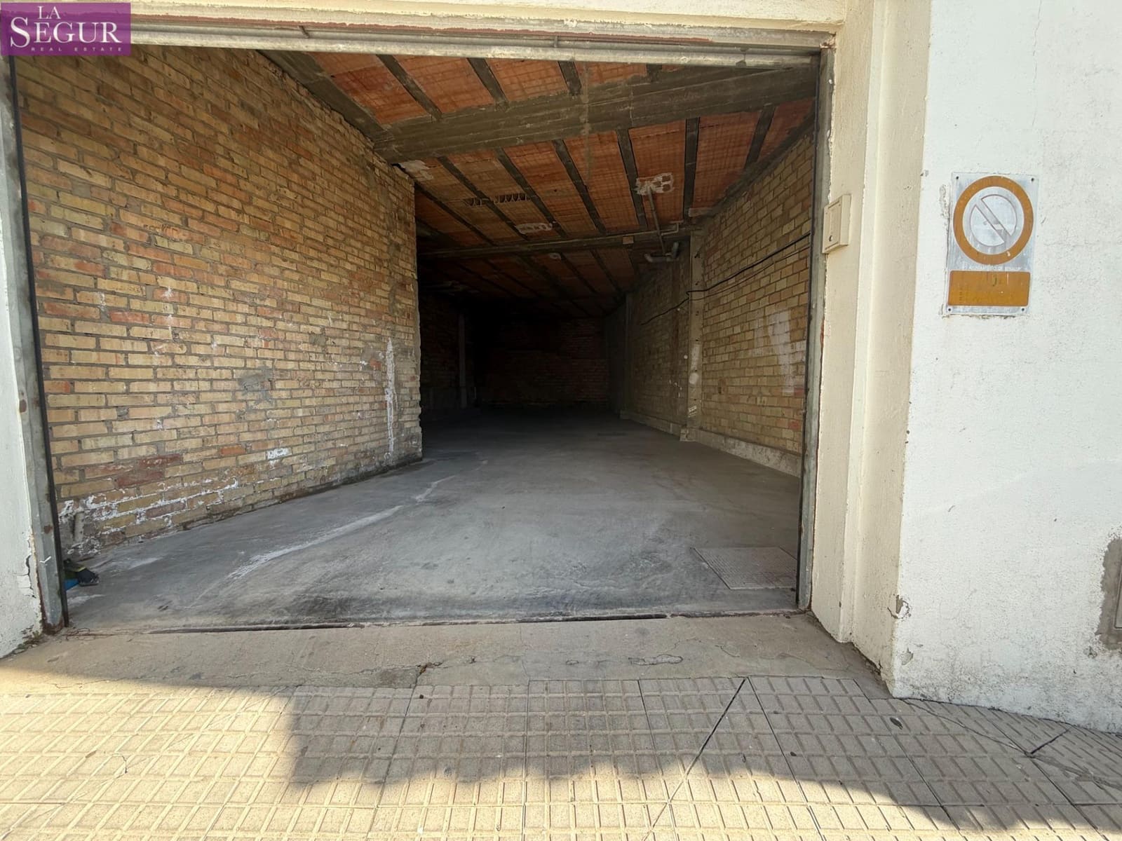 Erhverv til salg i Benalup - € 120.000 (Ref: 9145390)