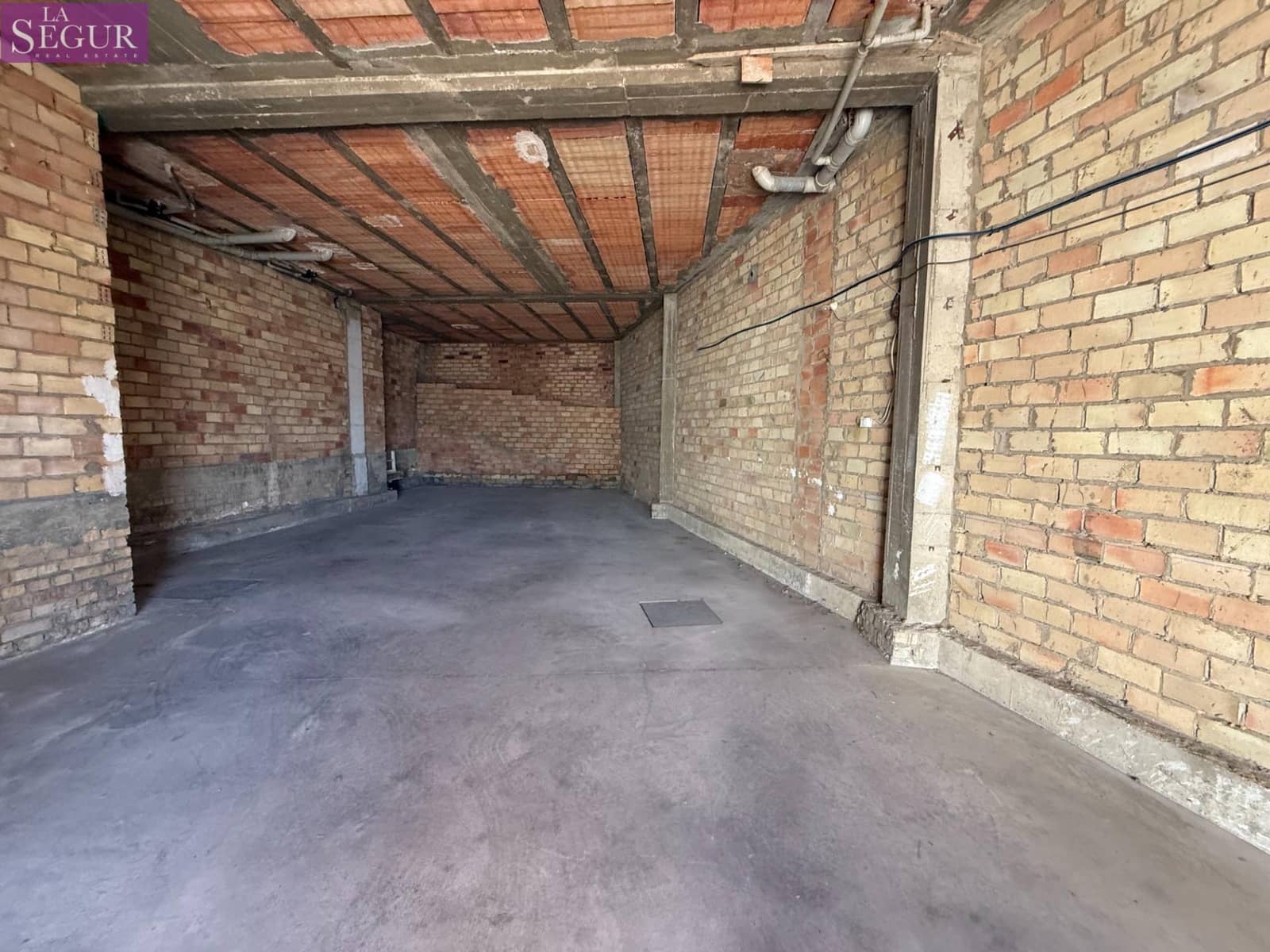 Erhverv til salg i Benalup - € 120.000 (Ref: 9145390)