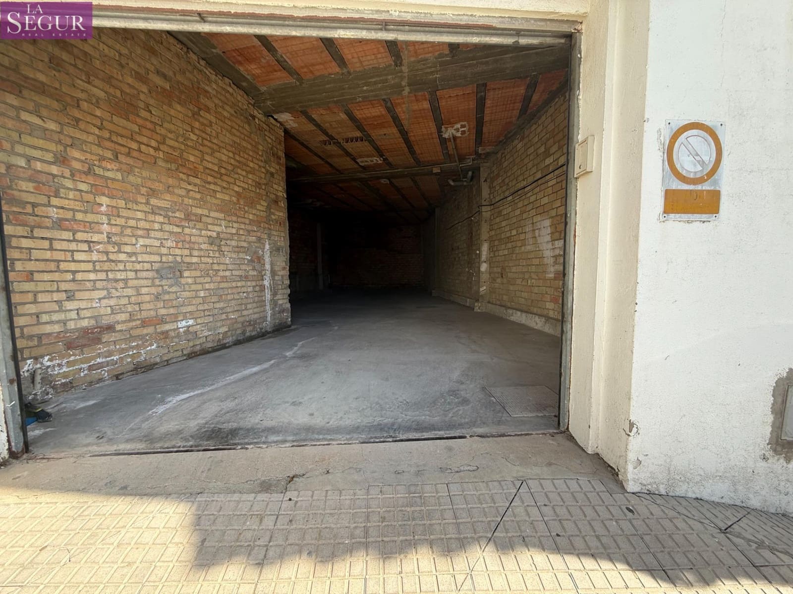 Erhverv til salg i Benalup - € 120.000 (Ref: 9145390)