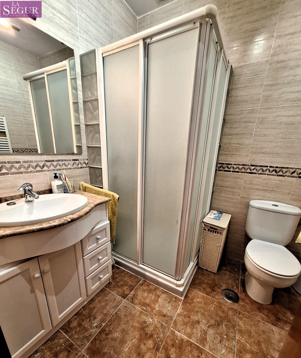 5 slaapkamer Huis te koop in Benalup met garage - € 170.000 (Ref: 9180917)