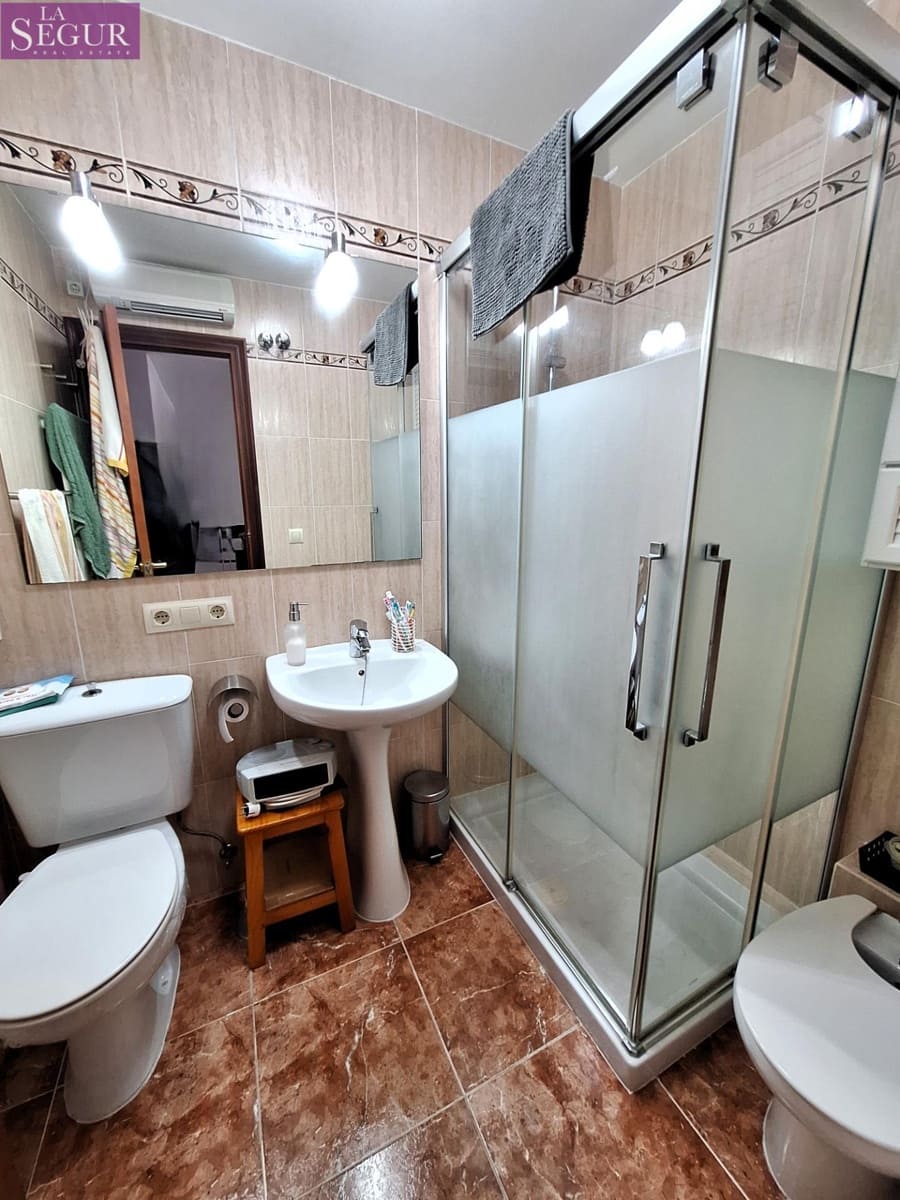 5 slaapkamer Huis te koop in Benalup met garage - € 170.000 (Ref: 9180917)