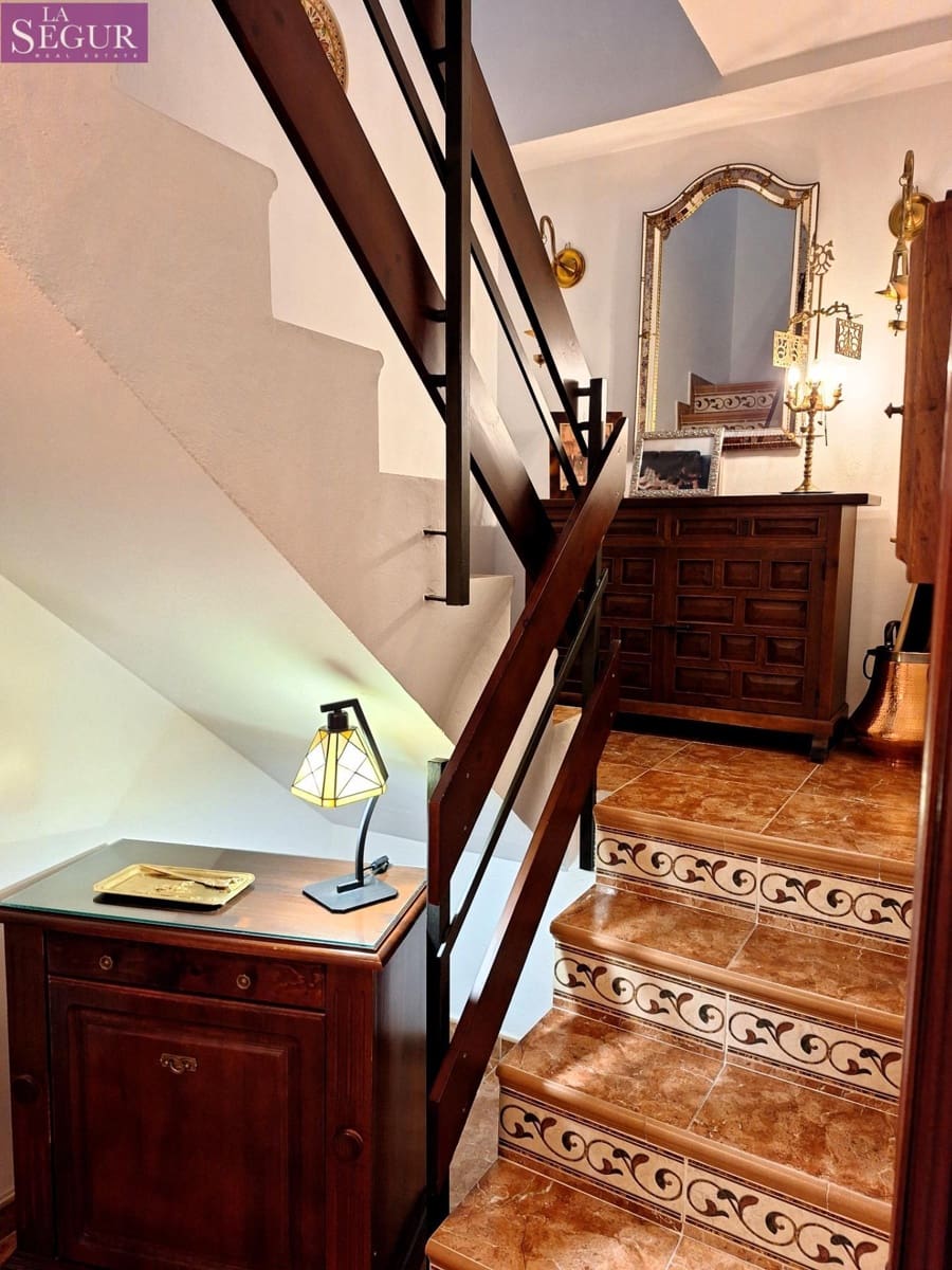 5 slaapkamer Huis te koop in Benalup met garage - € 170.000 (Ref: 9180917)