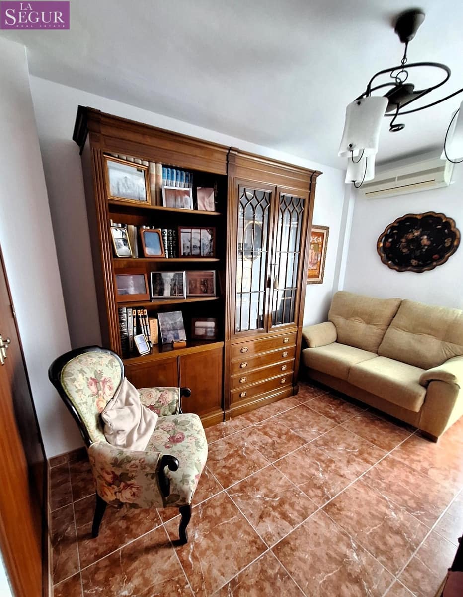 5 slaapkamer Huis te koop in Benalup met garage - € 170.000 (Ref: 9180917)