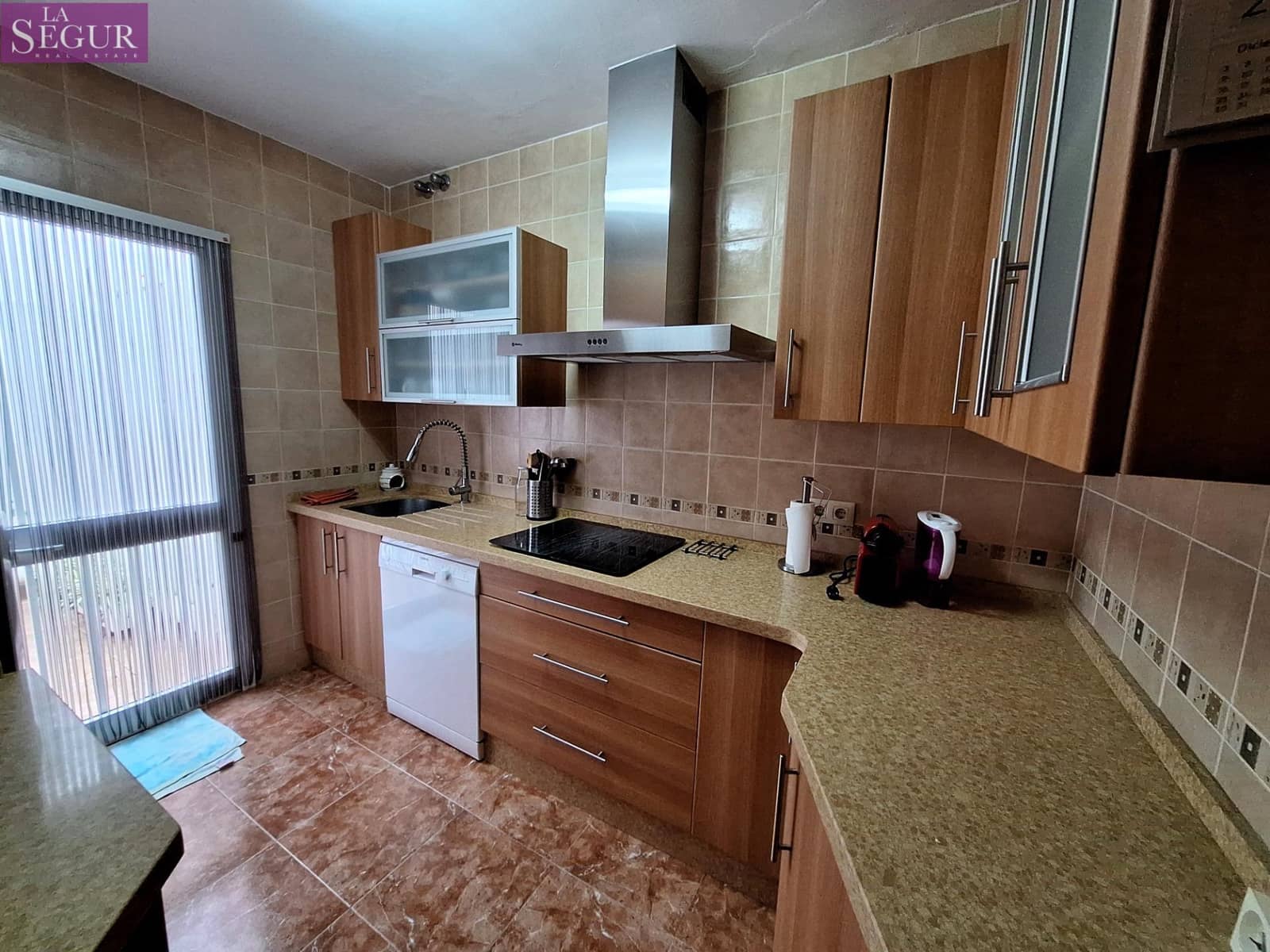 5 slaapkamer Huis te koop in Benalup met garage - € 170.000 (Ref: 9180917)