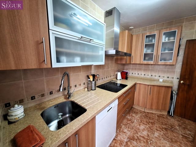 5 slaapkamer Huis te koop in Benalup met garage - € 170.000 (Ref: 9180917)