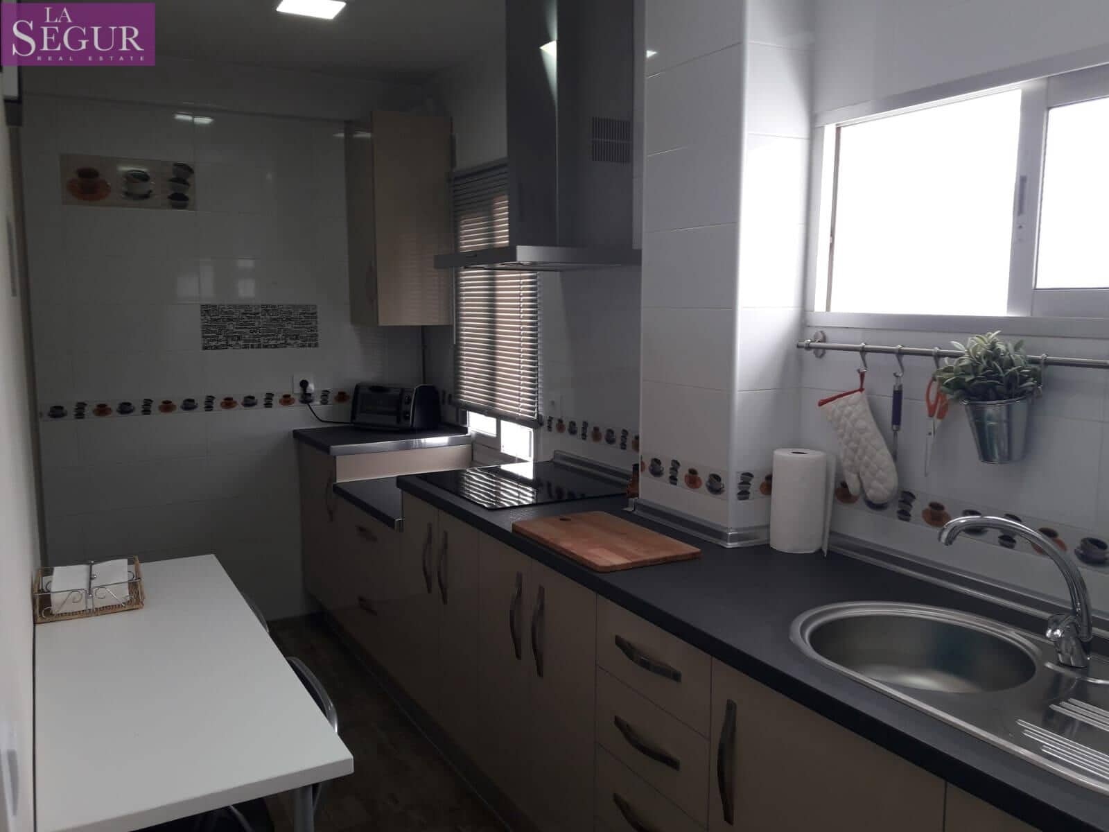 3 bedroom Flat for sale in Vejer de la Frontera - € 124,000 (Ref: 9193708)