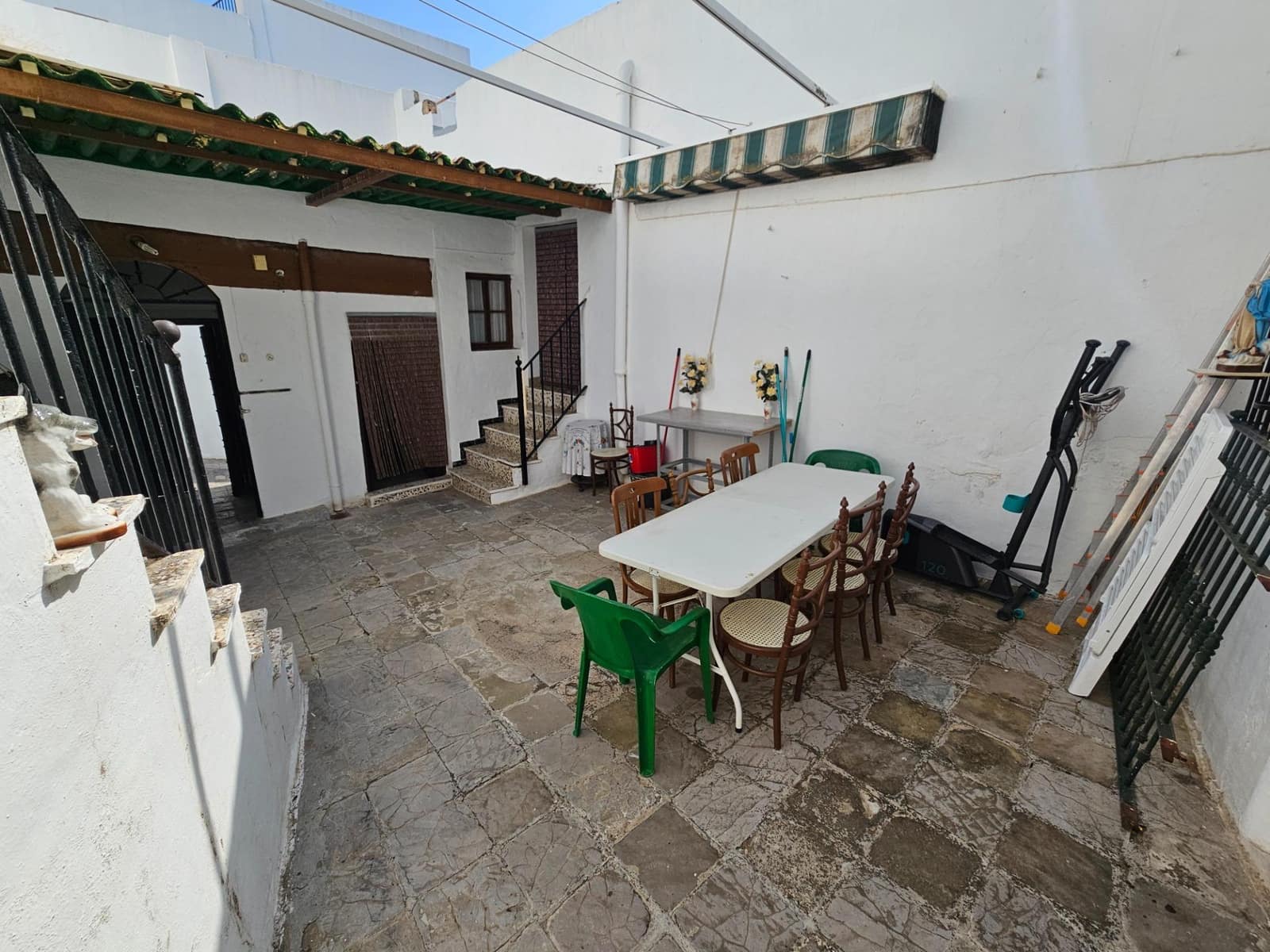 4 bedroom Townhouse for sale in Vejer de la Frontera - € 370,000 (Ref: 9197655)