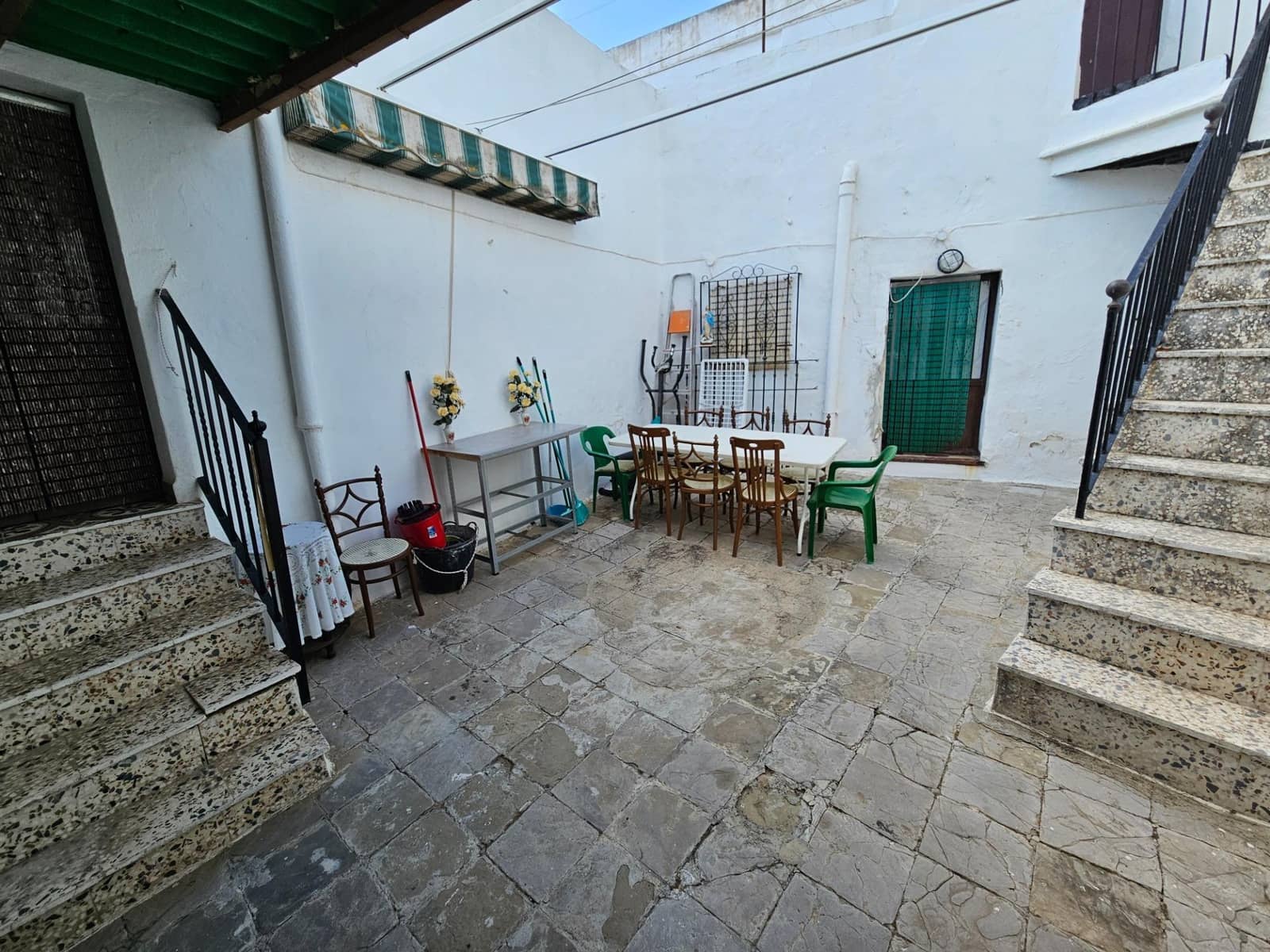 4 bedroom Townhouse for sale in Vejer de la Frontera - € 370,000 (Ref: 9197655)