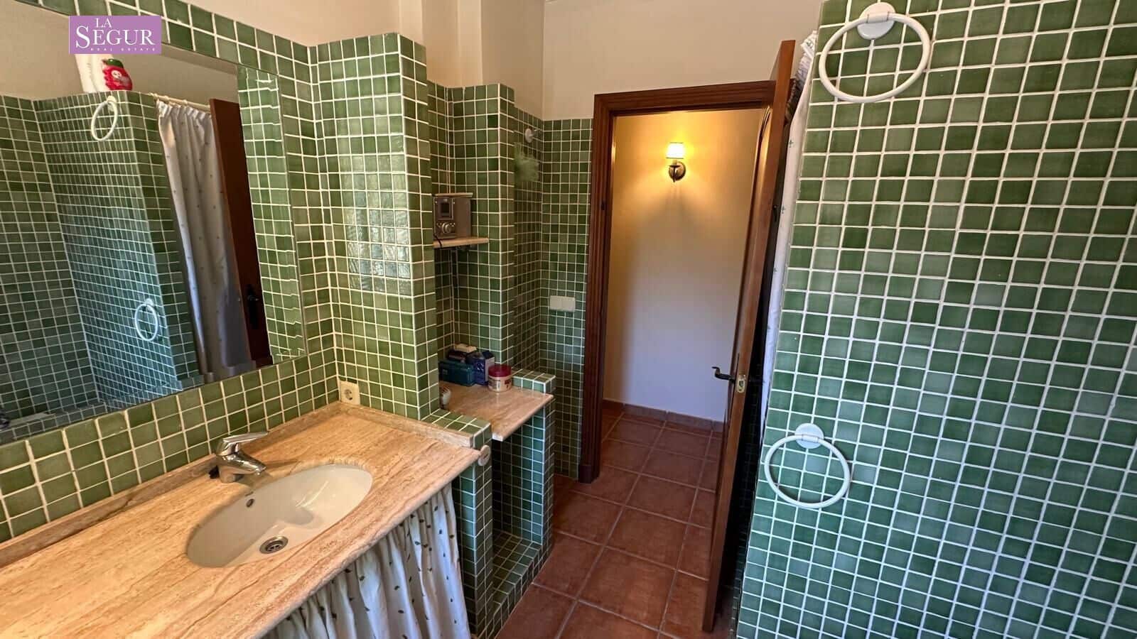 4 bedroom Villa for sale in Conil de la Frontera with garage - € 2,050,000 (Ref: 9208244)