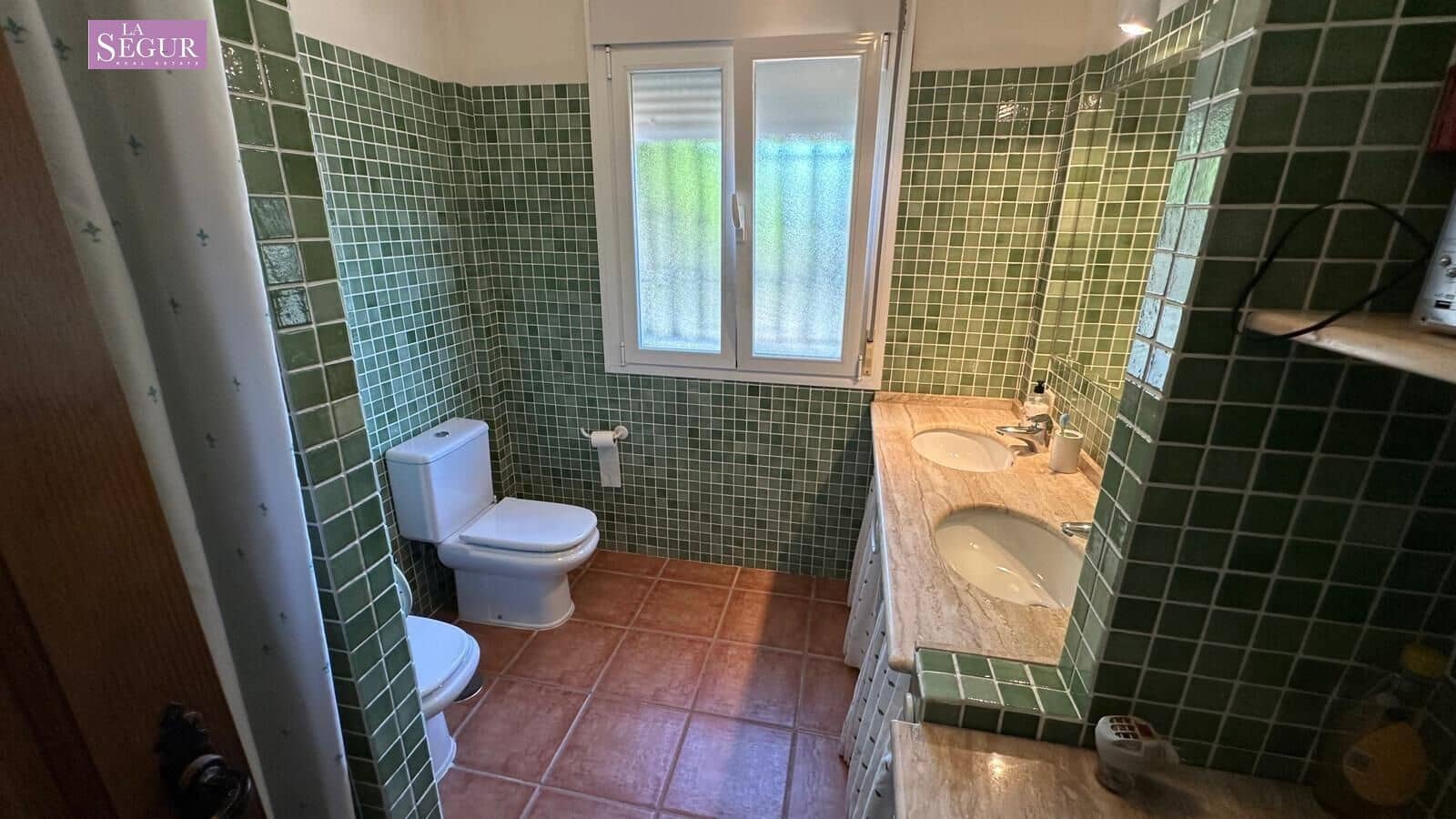 4 bedroom Villa for sale in Conil de la Frontera with garage - € 2,050,000 (Ref: 9208244)