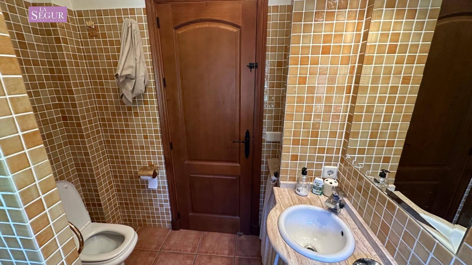 4 bedroom Villa for sale in Conil de la Frontera with garage - € 2,050,000 (Ref: 9208244)