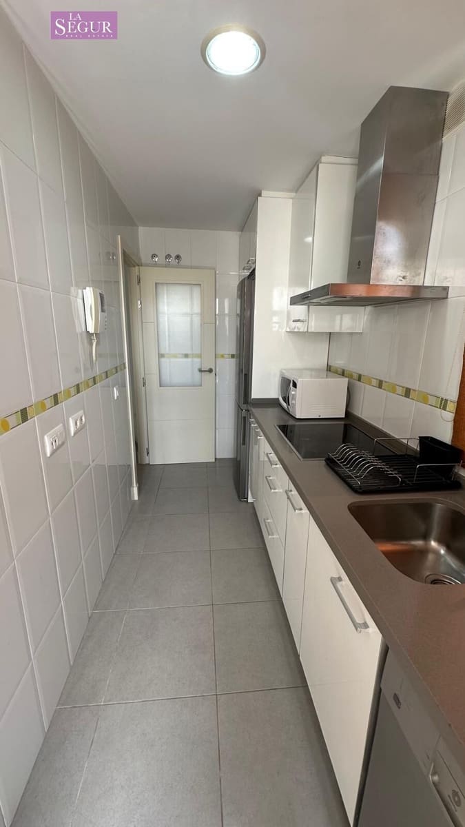 2 soverom Leilighet til salgs i Conil de la Frontera med svømmebasseng garasje - € 285 000 (Ref: 9228804)