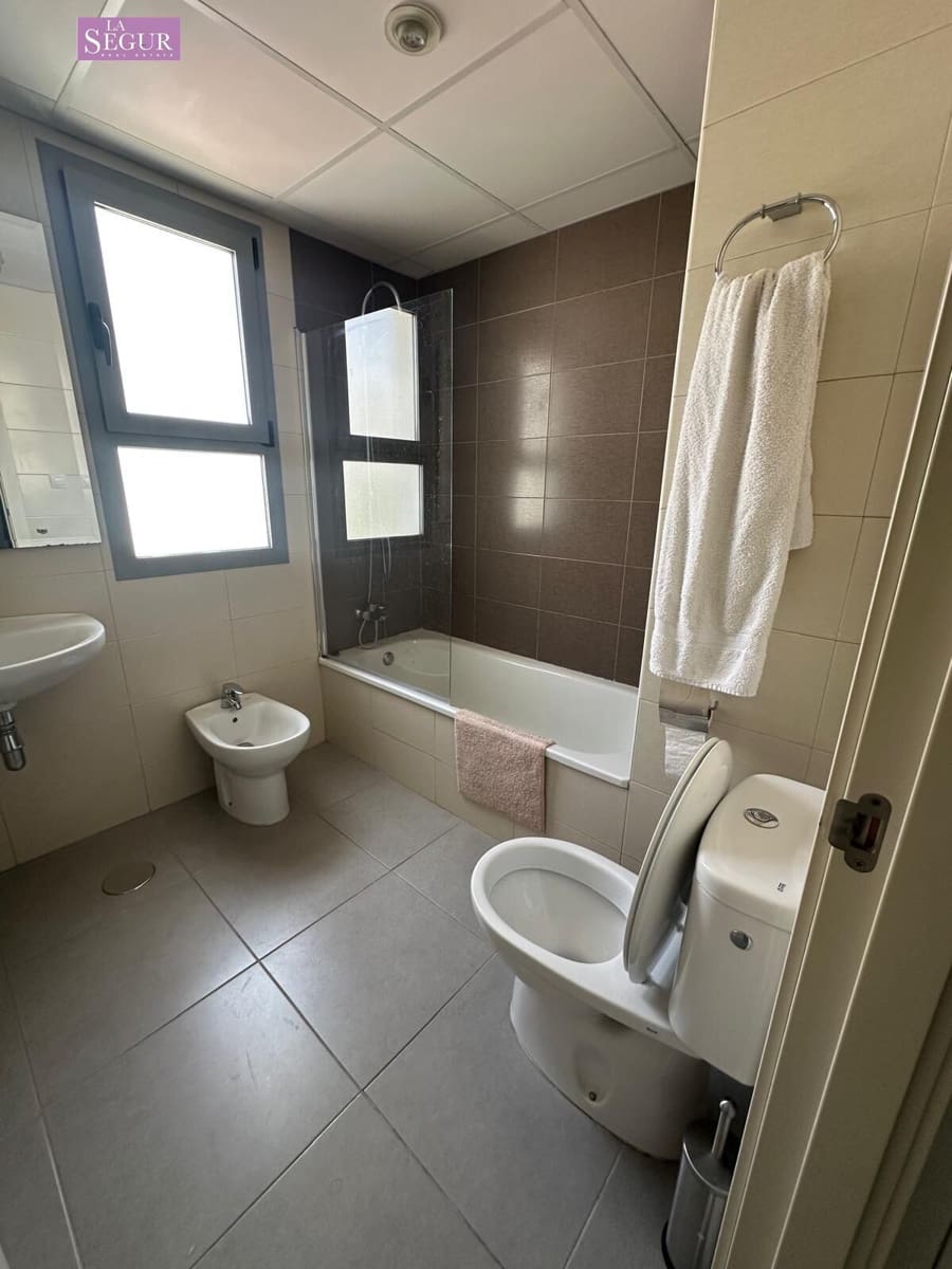 2 soverom Leilighet til salgs i Conil de la Frontera med svømmebasseng garasje - € 285 000 (Ref: 9228804)