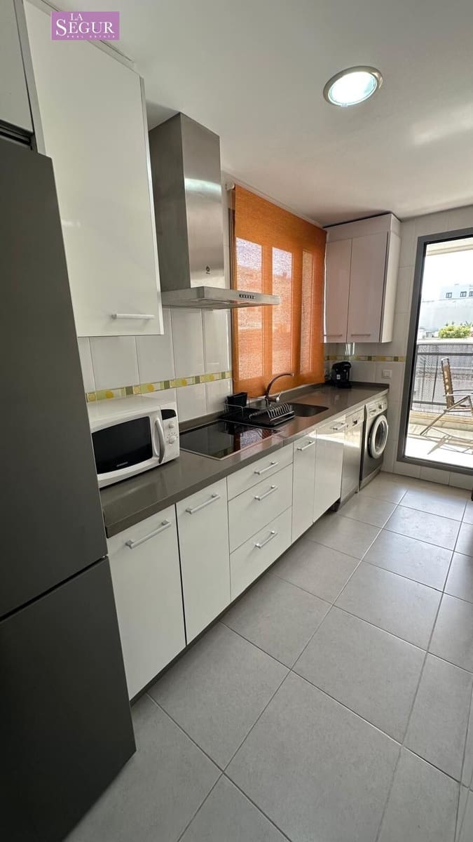 2 soverom Leilighet til salgs i Conil de la Frontera med svømmebasseng garasje - € 285 000 (Ref: 9228804)