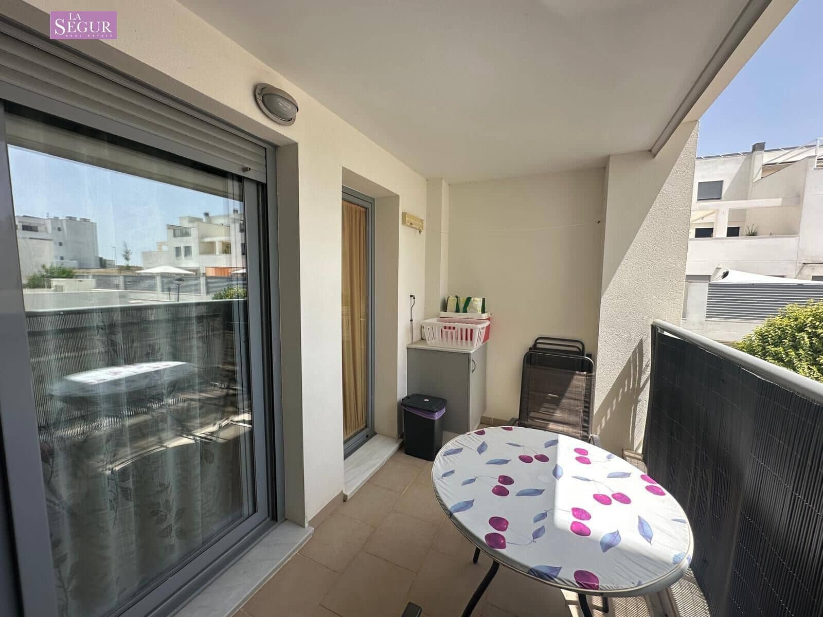 2 soverom Leilighet til salgs i Conil de la Frontera med svømmebasseng garasje - € 285 000 (Ref: 9228804)