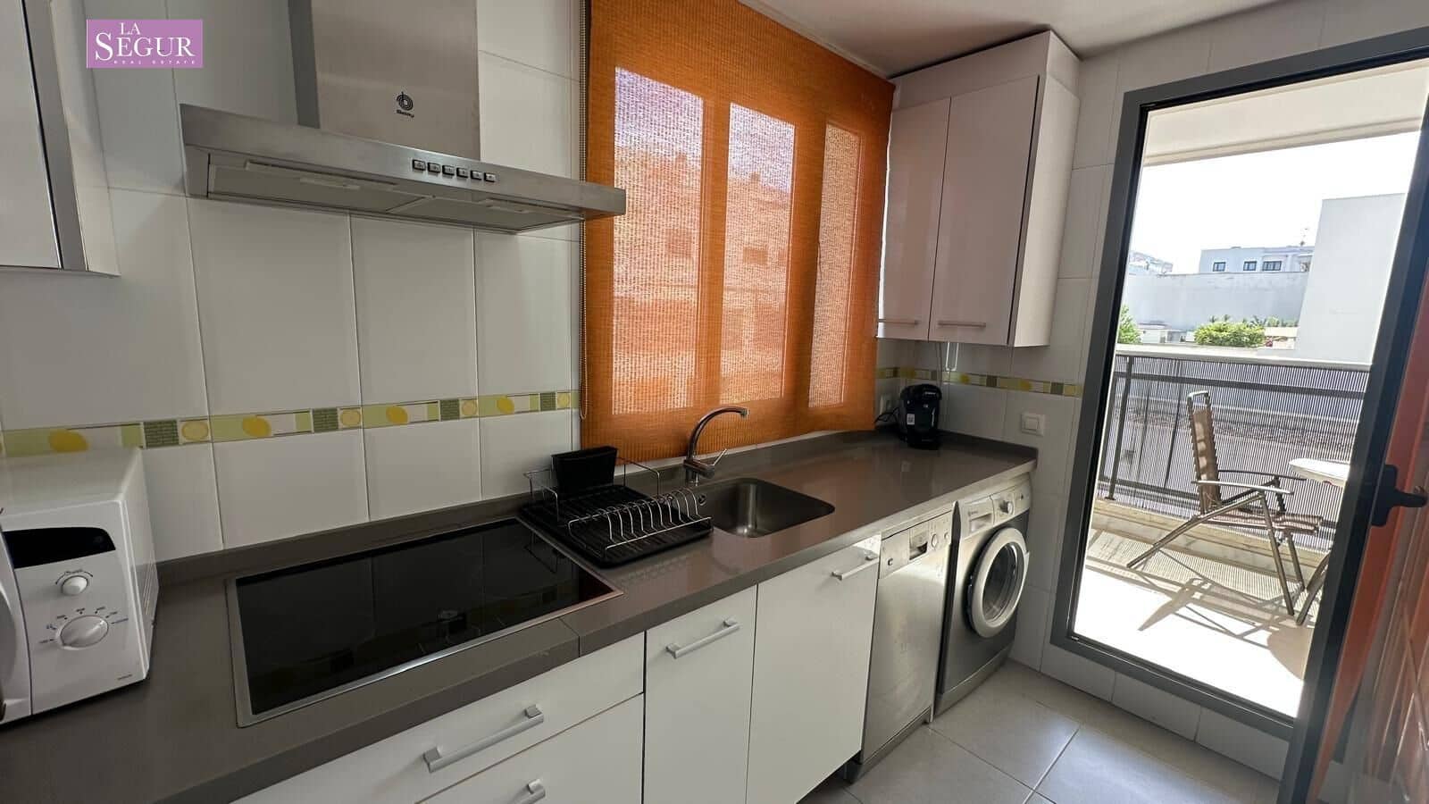 2 soverom Leilighet til salgs i Conil de la Frontera med svømmebasseng garasje - € 285 000 (Ref: 9228804)