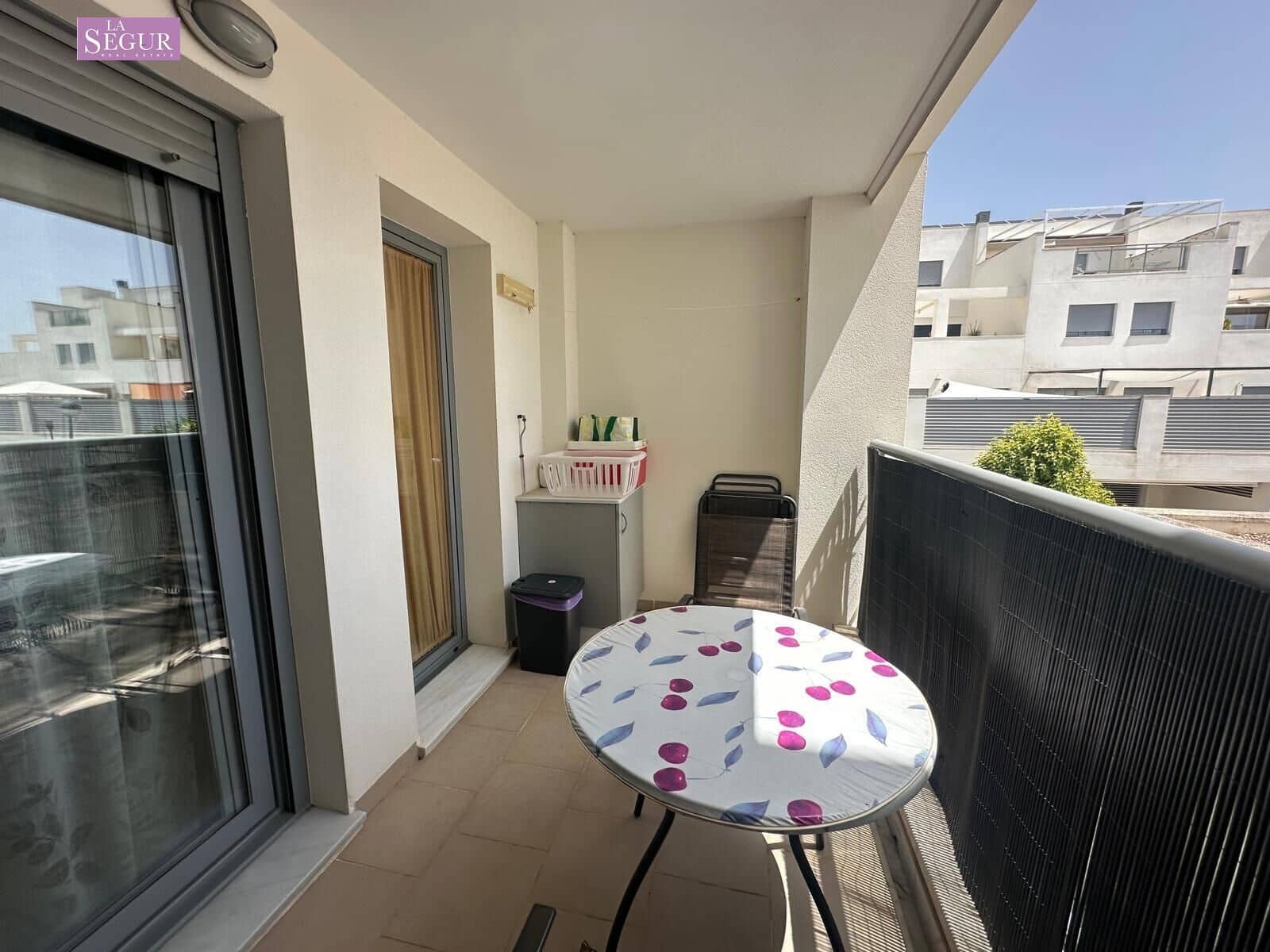 2 soverom Leilighet til salgs i Conil de la Frontera med svømmebasseng garasje - € 285 000 (Ref: 9228804)