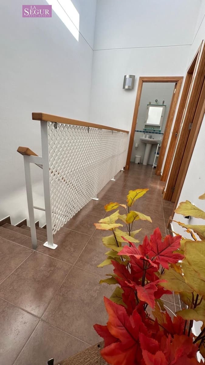 Adosado de 3 habitaciones en Conil de la Frontera en venta con piscina - 377.000 € (Ref: 9228806)